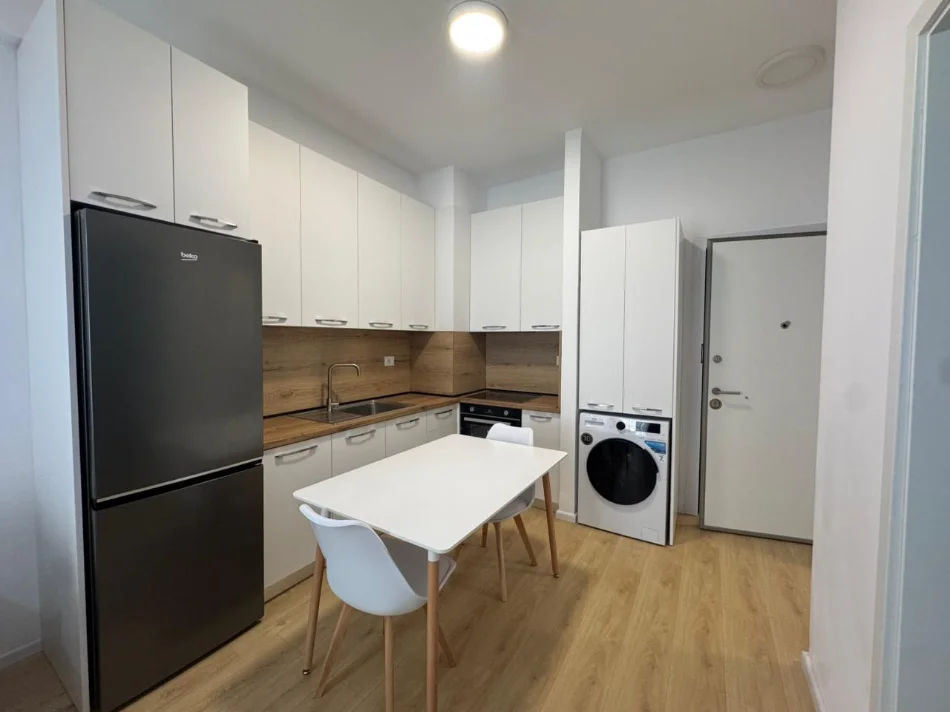 Tirane, jap me qera apartament 1+1+Ballkon Kati 6, 48 m² 400 € (Pasho Hysa)