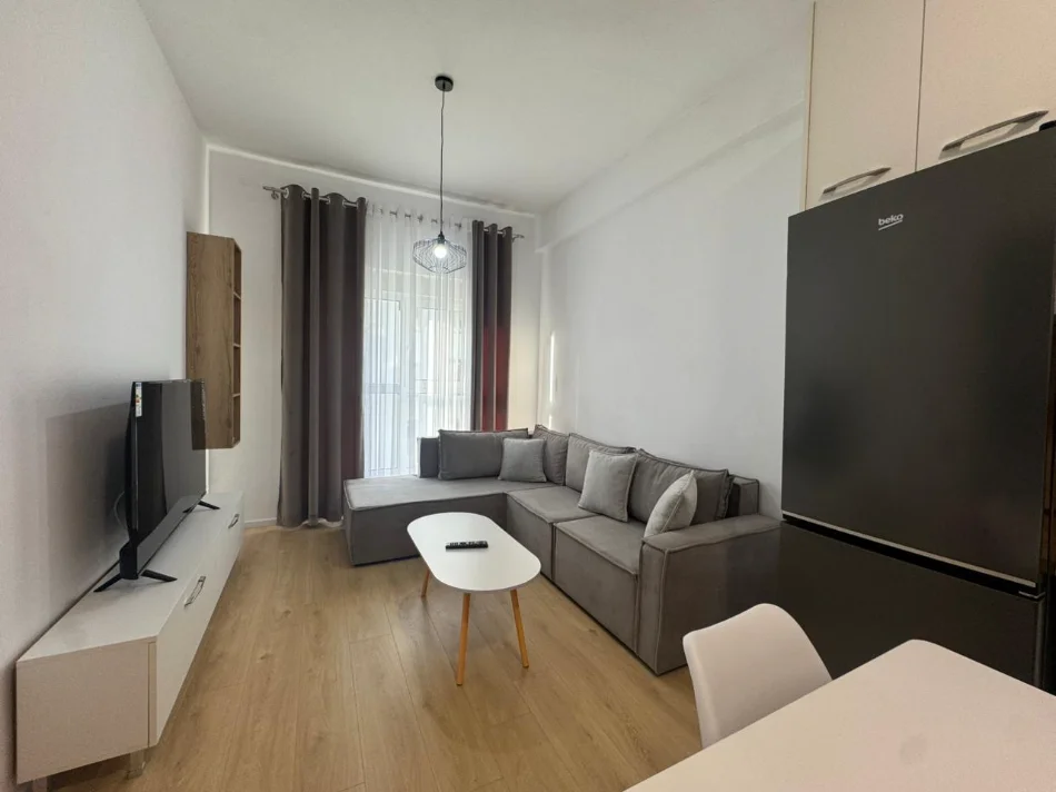 Tirane, jap me qera apartament 1+1+Ballkon Kati 6, 48 m² 400 € (Pasho Hysa)