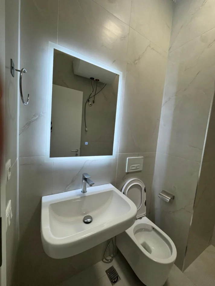 Tirane, jap me qera apartament 1+1+Ballkon Kati 6, 48 m² 400 € (Pasho Hysa)