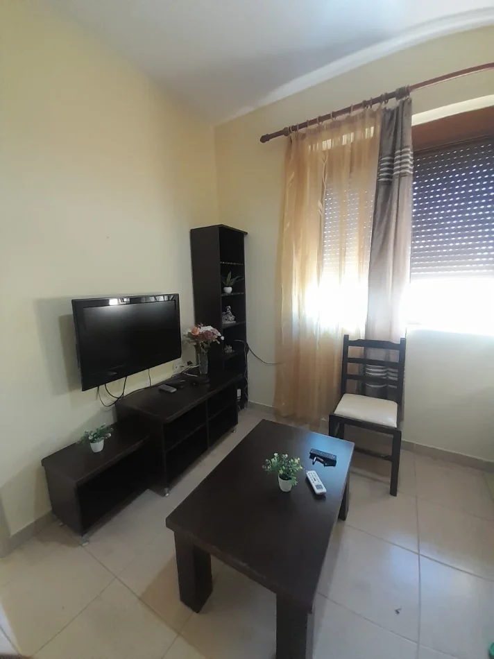 Tirane, jepet me qera apartament 1+1 Kati 6, 65 m², Çmimi 45.000 Lekë të Reja, (Kryqëzimi, 21 Dhjetori, Tiranë)