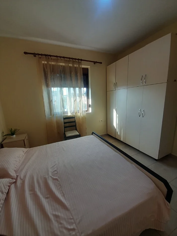 Tirane, jepet me qera apartament 1+1 Kati 6, 65 m², Çmimi 45.000 Lekë të Reja, (Kryqëzimi, 21 Dhjetori, Tiranë)