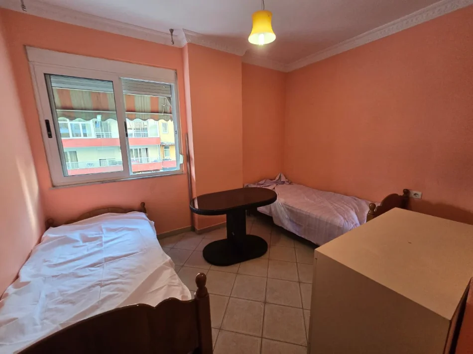 Tirane, jepet me qera apartament 2+1 Kati 2, 120 m² 550 € (Rruga Mikel Maruli)