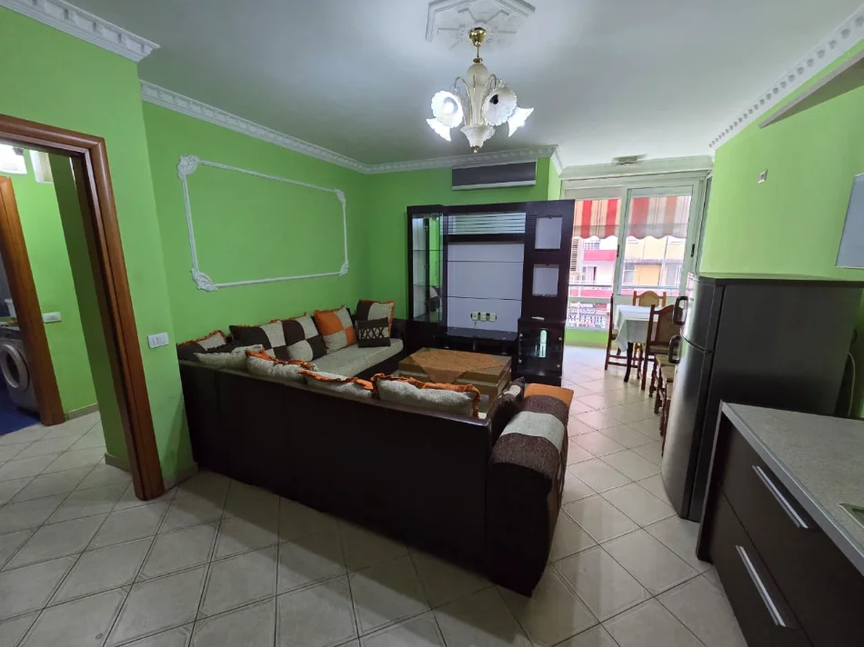 Tirane, jepet me qera apartament 2+1 Kati 2, 120 m² 550 € (Rruga Mikel Maruli)