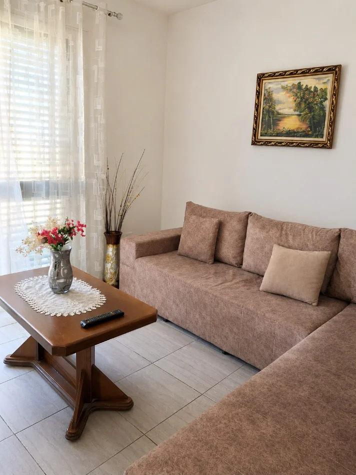 Tirane, jepet me qera apartament 2+1+Ballkon Kati 2, 110 m² 450 € (Rruga Njazi Meka)