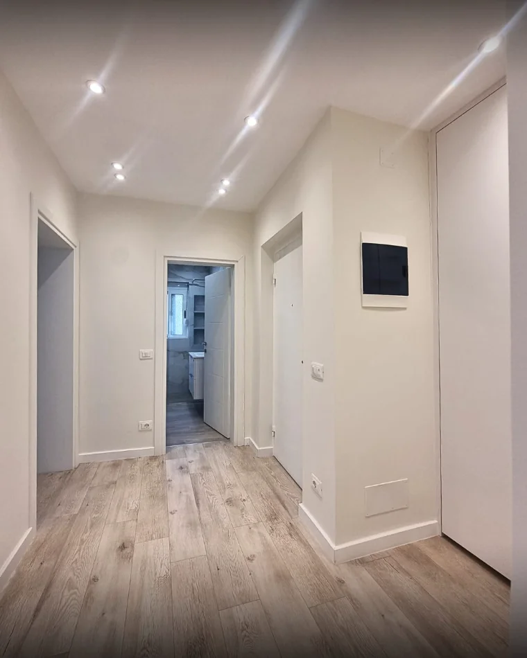 Tirane, jepet me qera apartament 3+1+Aneks+Ballkon Kati 3, 110 m² 800 € 