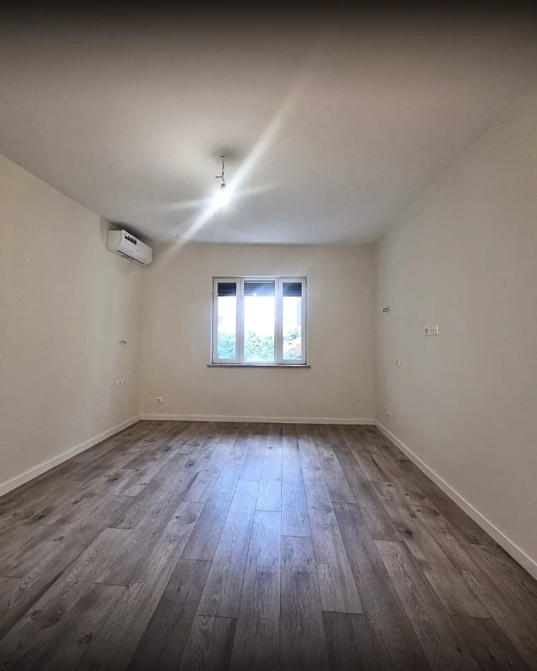 Tirane, jepet me qera ambjent biznesi Kati 3, 91 m² 80.000 € 