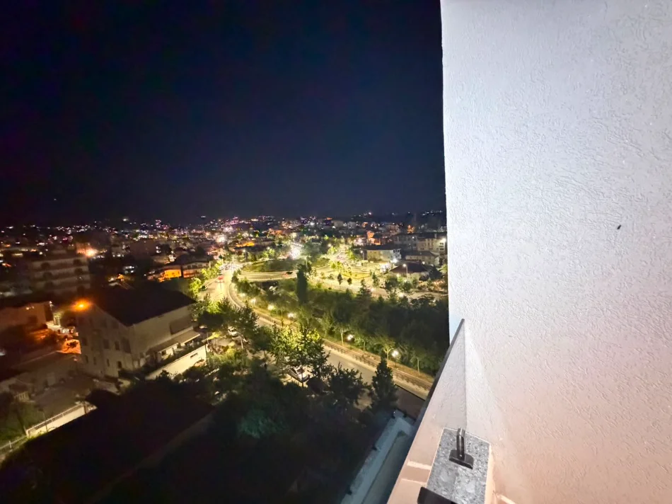 Tirane, shitet apartament 2+1+Ballkon Kati 5, 85 m² 180.000 € (Rrethi Shkozes)