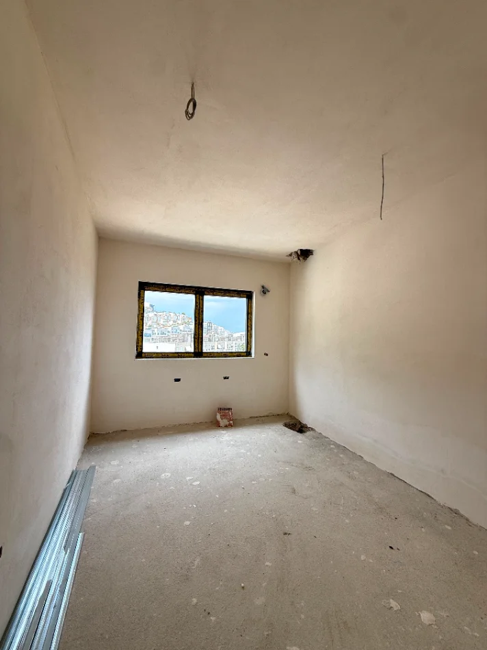 Tirane, shitet apartament duplex 3+1+Ballkon Kati 1, 211 m² 365.650 € (Kodra e Diellit)