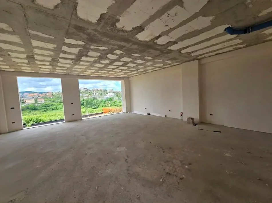 Tirane, shitet Vile Vile 2 Katshe Kati 0, 277 m² 553.225 € (Liqeni I Farkes)
