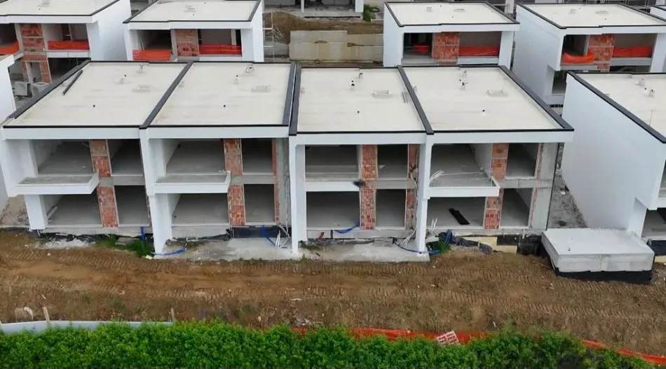 Tirane, shitet Vile Vile 2 Katshe Kati 0, 277 m² 553.225 € (Liqeni I Farkes)