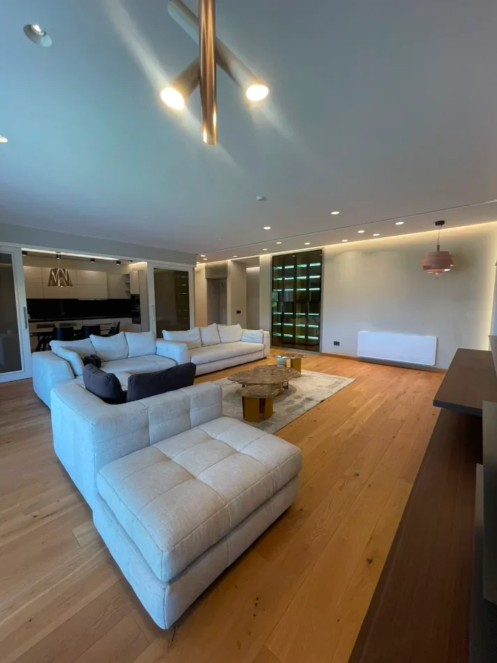 Tirane, shitet apartament 2+1 Kati 1, 220 m² 600.000 € (SECRET GARDEN TEG)