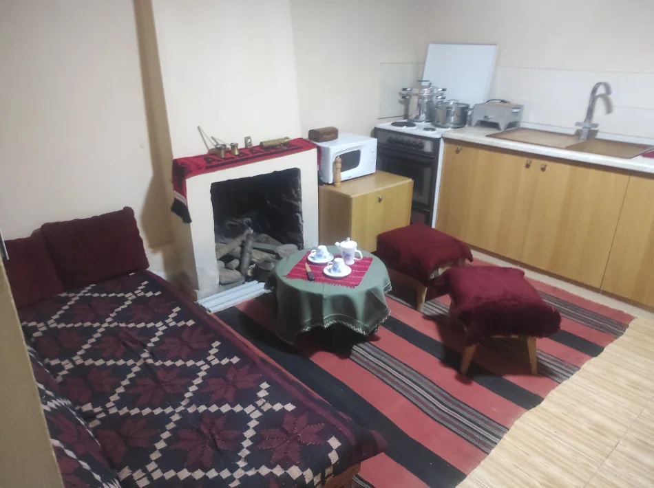 Korce, shitet shtepi Vile 2 Katshe Kati 2, 1 m² 117.000 € (Vashtemi)