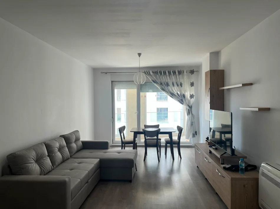 Tirane, jepet me qera apartament 2+1 Kati 4, 100 m², Çmimi 55.000 Lekë të Reja,(Rr.Siri Kodra,Ish-Frigoriferi,Pallatet Kontakt, Tiranë)