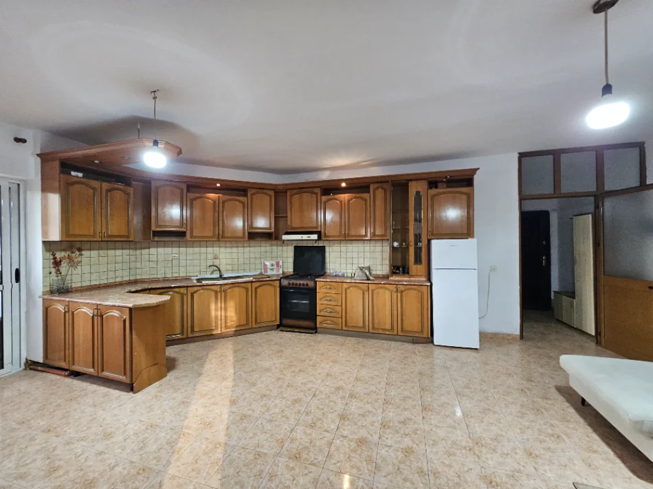 Tirane, jepet me qera apartament 2+1 Kati 9, 100 m²,Çmimi 50.000 Lekë të Reja, (Rruga Dritan Hoxha, Laprakë, Tiranë)