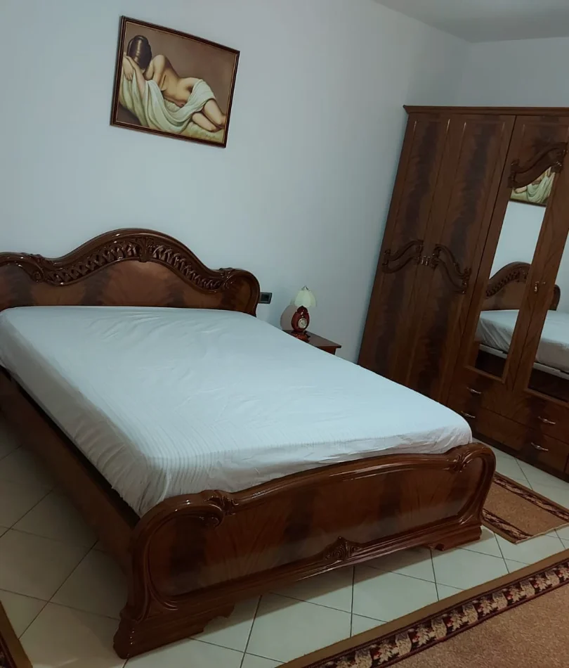Tirane, jepet me qera Banesë 2+1 Kati 1, Çmimi 50.000 Lekë të Reja, Pranë Bulevardit të Ri, Tiranë.