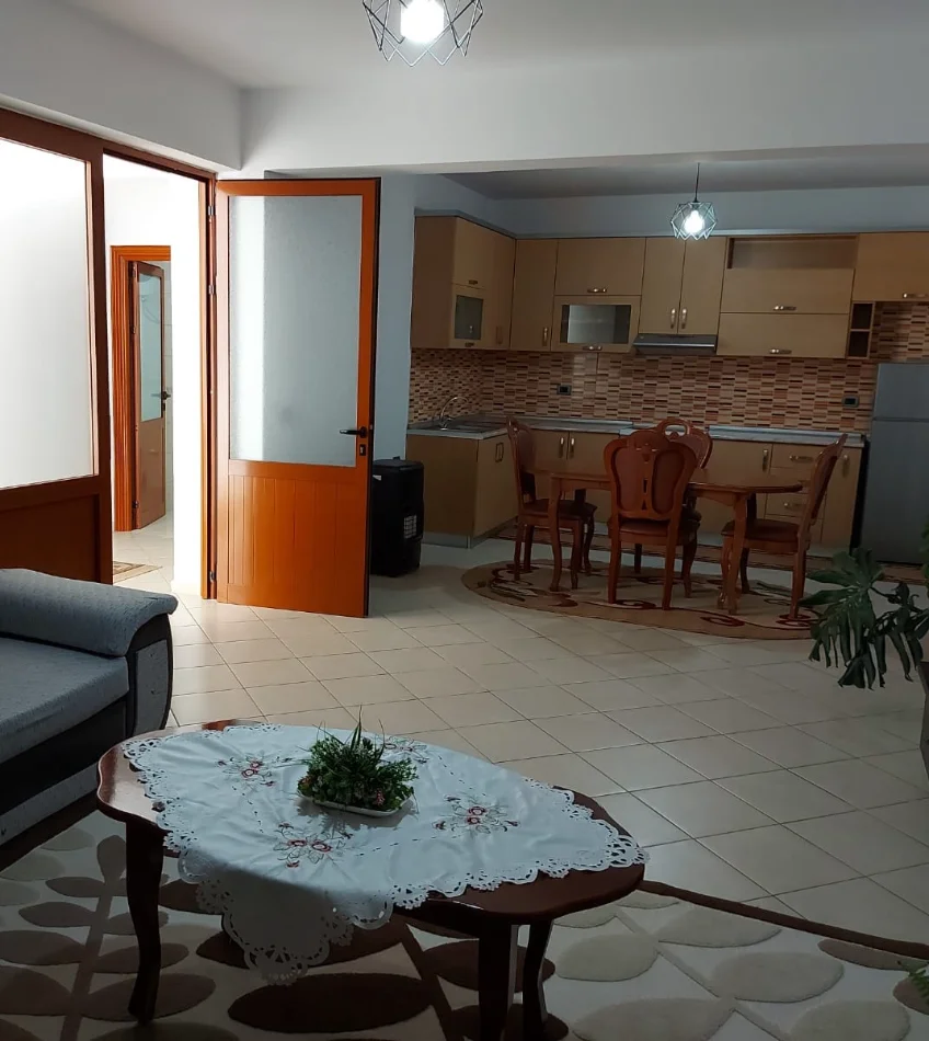 Tirane, jepet me qera Banesë 2+1 Kati 1, Çmimi 50.000 Lekë të Reja, Pranë Bulevardit të Ri, Tiranë.