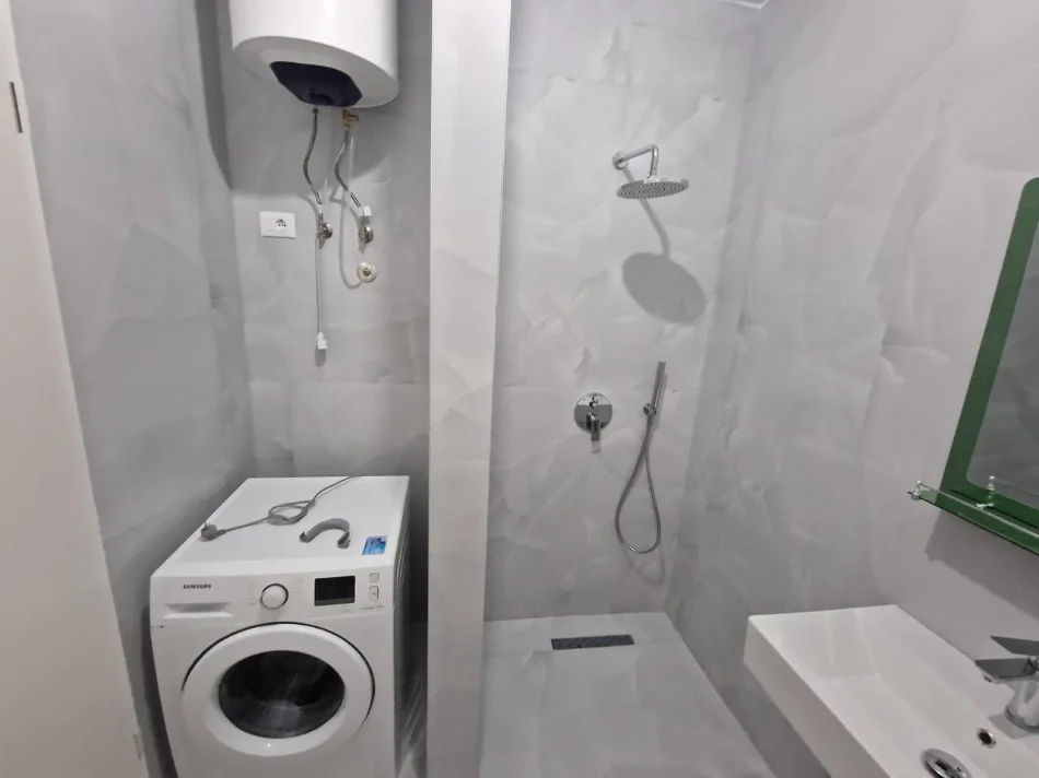 Tirane, jepet me qera apartament 2+1+Ballkon Kati 3, 90 m² 580 € (Pasho Hysa)