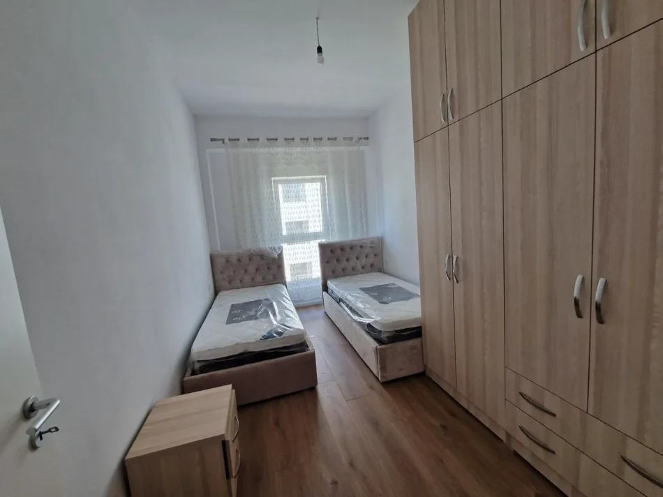 Tirane, jepet me qera apartament 2+1+Ballkon Kati 3, 90 m² 580 € (Pasho Hysa)