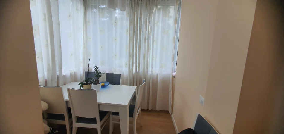 Shqiperi, jepet me qera apartament 1+1+Ballkon , 600 € 