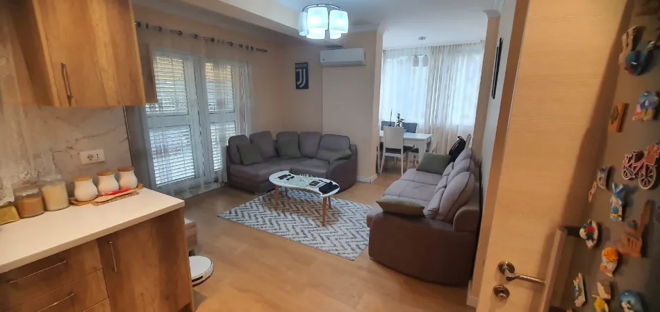 Shqiperi, jepet me qera apartament 1+1+Ballkon , 600 € 
