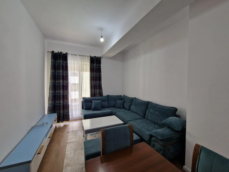 Tirane, jepet me qera apartament 2+1+Ballkon Kati 3, 90 m² 580 € (Pasho Hysa)