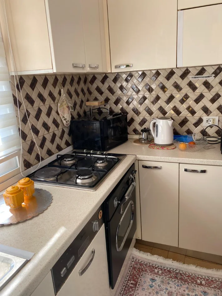 Tirane, jepet me qera apartament 2+1 Kati 8, 70 m² 800 € (Rruga Bardhok Biba, Ish Kinema 17 Nëntori, Qendër Tiranës.)