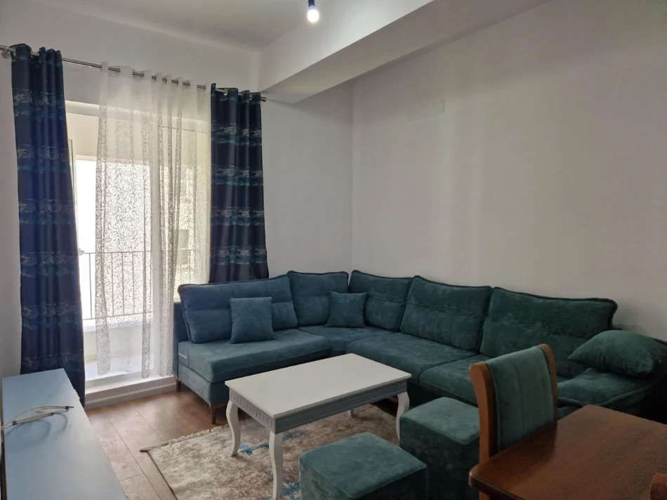 Tirane, jepet me qera apartament 2+1+Ballkon Kati 3, 90 m² 580 € (Pasho Hysa)