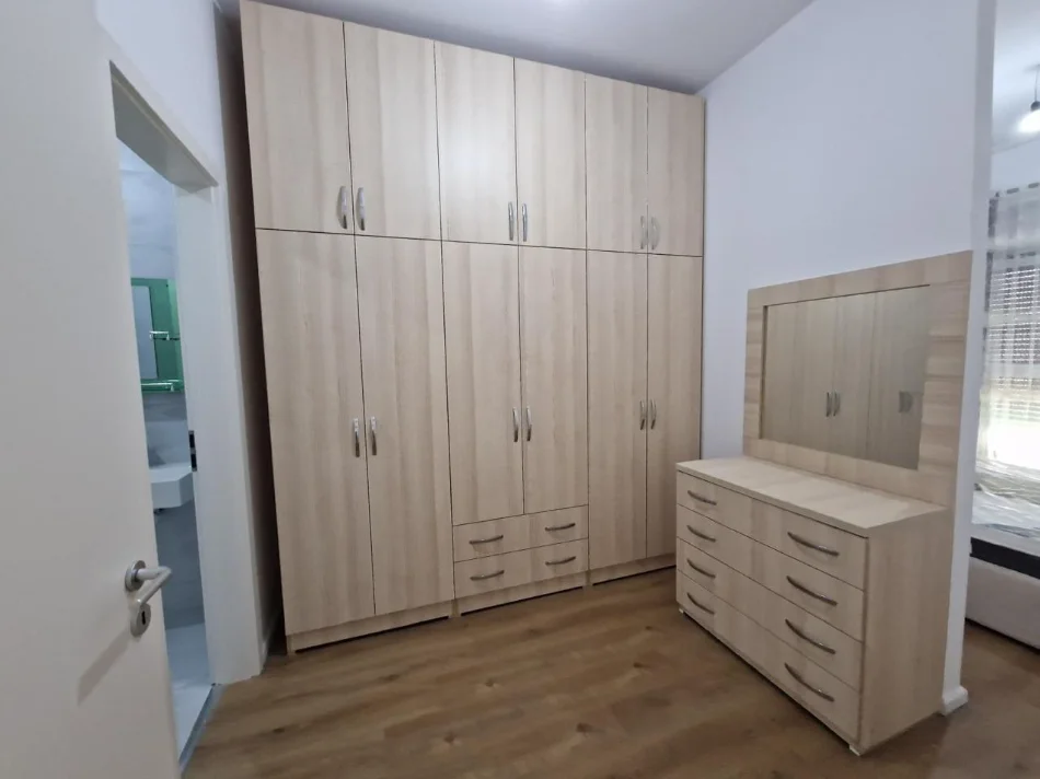 Tirane, jepet me qera apartament 2+1+Ballkon Kati 3, 90 m² 580 € (Pasho Hysa)