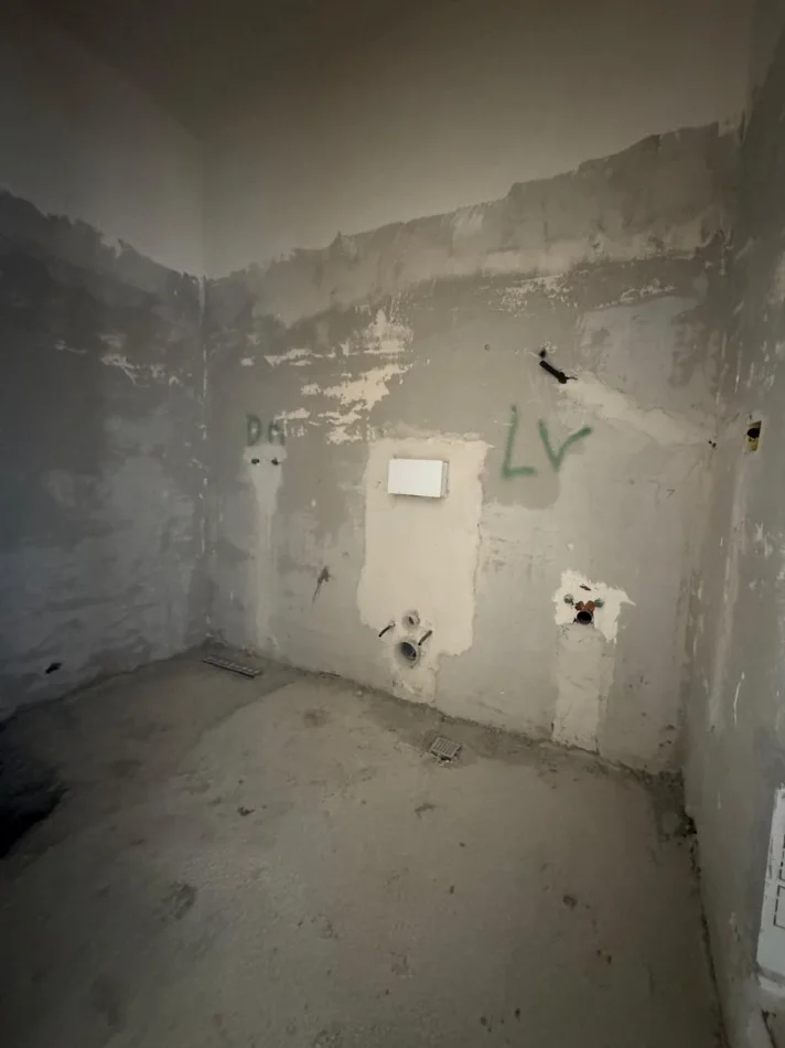 Tirane, shitet apartament 2+1+Ballkon Kati 3, 110 m² 166.172 € (Fusha e Aviacionit)