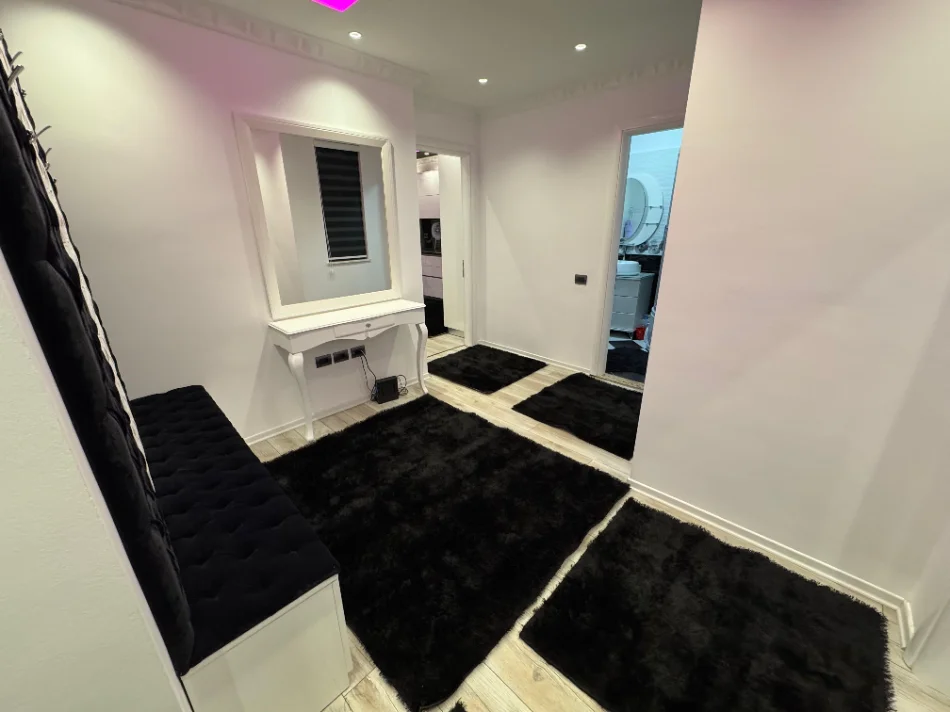 Tirane, jepet me qera apartament 2+1 Kati 4, 90 m² 550 € (Rruga Thesarit, Fresk, Tiranë.)