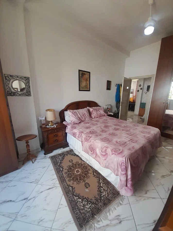 Tirane, jepet me qera Banesë 1+1+Ballkon, Kati 4, 65 m²,Çmimi 42.000 Lekë të Reja, Pranë Emerald Center,tek 5 MAJ, Tiranë.