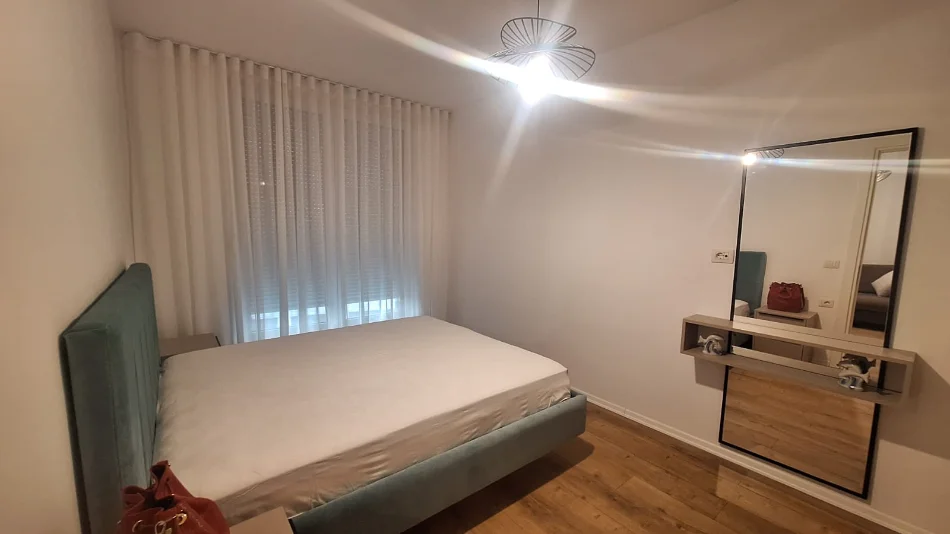 Tirane, jepet me qera apartament 1+1+Ballkon Kati 2, 550 € 