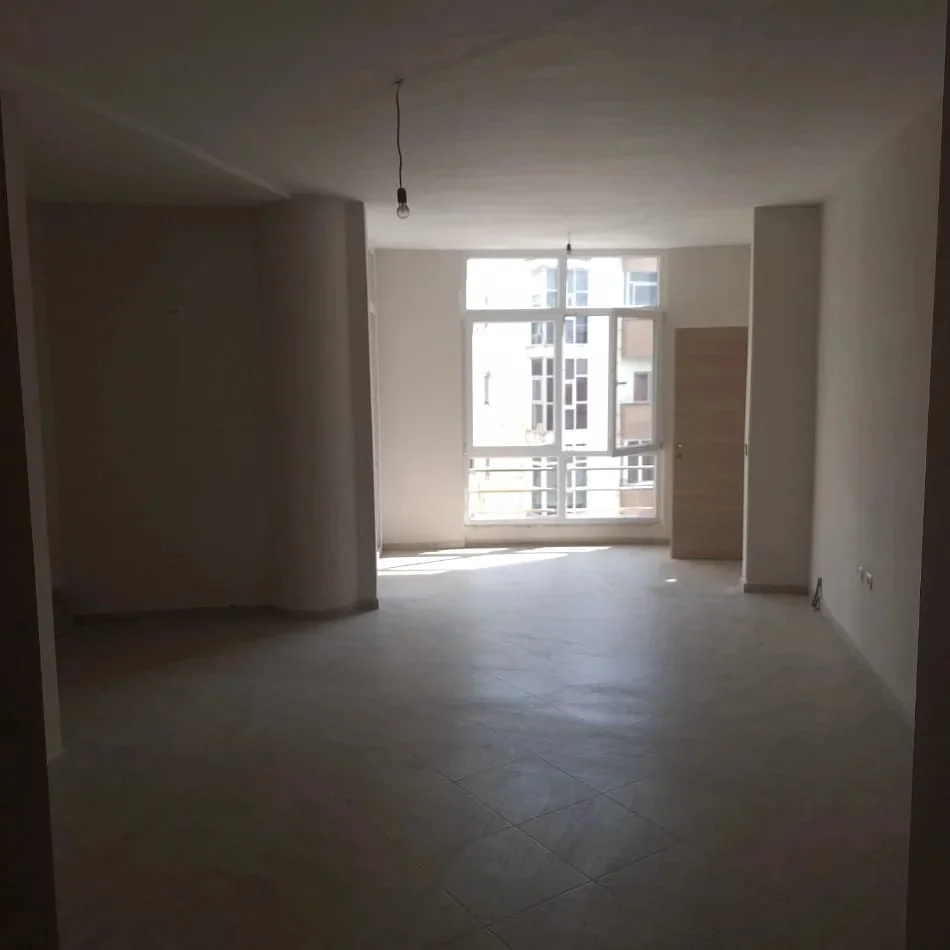 Tirane, jepet me qera apartament 2+1 Kati 3, 127 m² 450 € (Pranë Market Spar 2, Rruga Thesarit, Fresk, Tiranë)