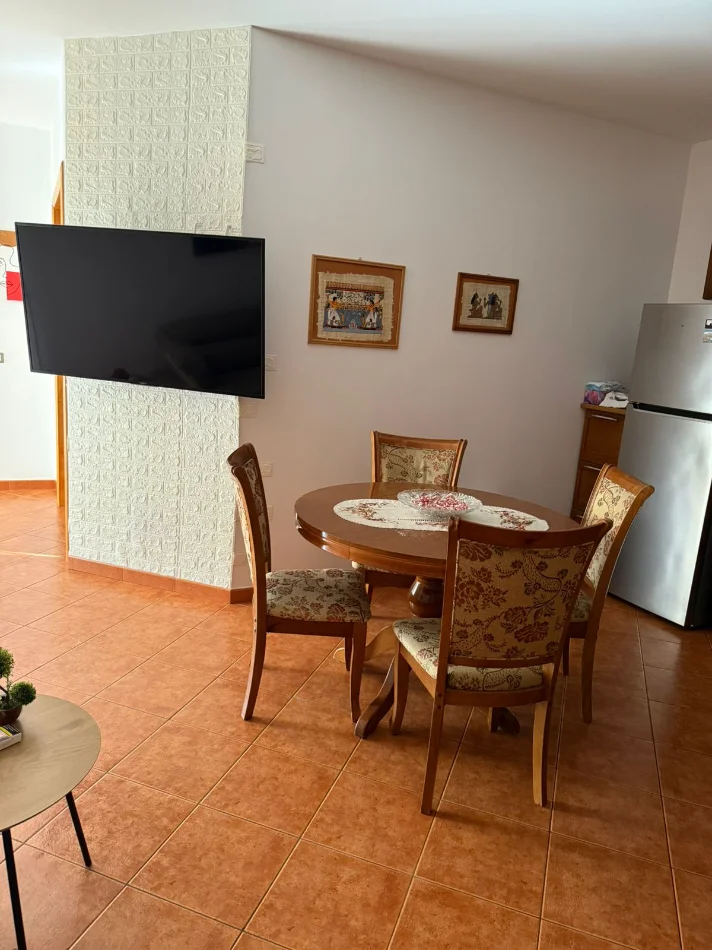 Shqiperi, jepet me qera apartament 2+1+Ballkon Kati 6, 80 m² 600 € (Zogu i Zi)