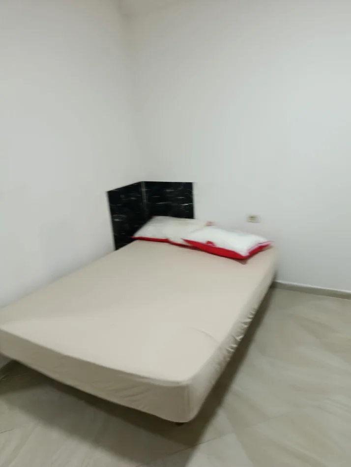 Tirane, jepet me qera garsonier 1+1 Kati 2, 30 m² 350 € (Rruga Pjeter Budi)