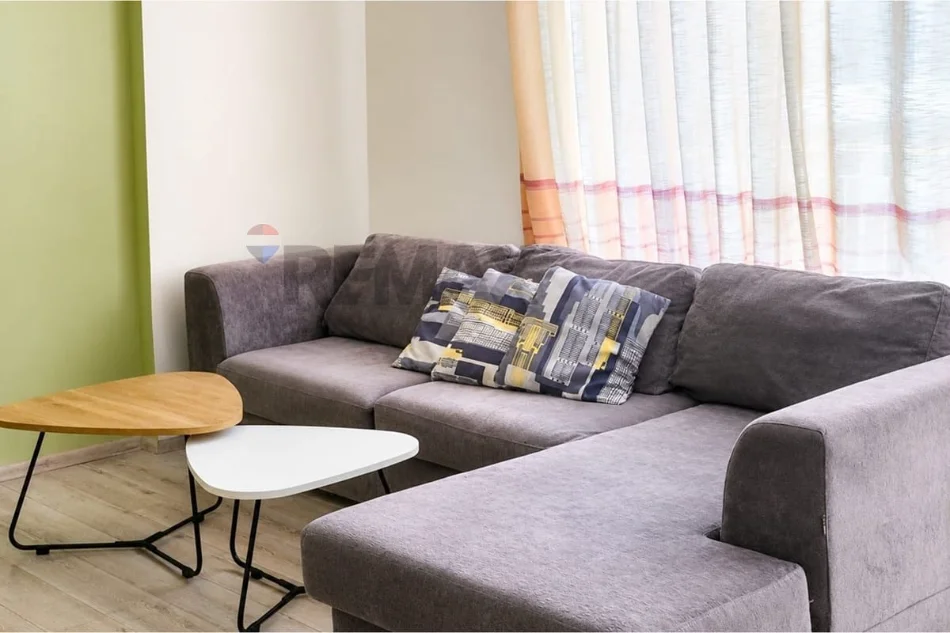 Tirane, jepet me qera apartament 2+1+Ballkon , 1 m² 700 € (Kopshi Zologjik)
