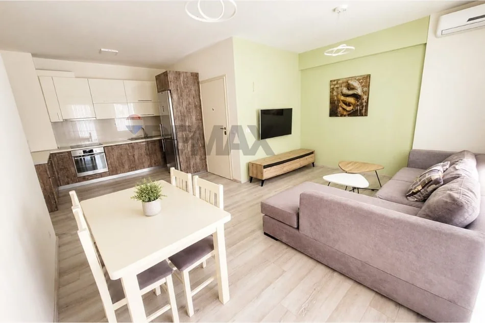 Tirane, jepet me qera apartament 2+1+Ballkon , 1 m² 700 € (Kopshi Zologjik)