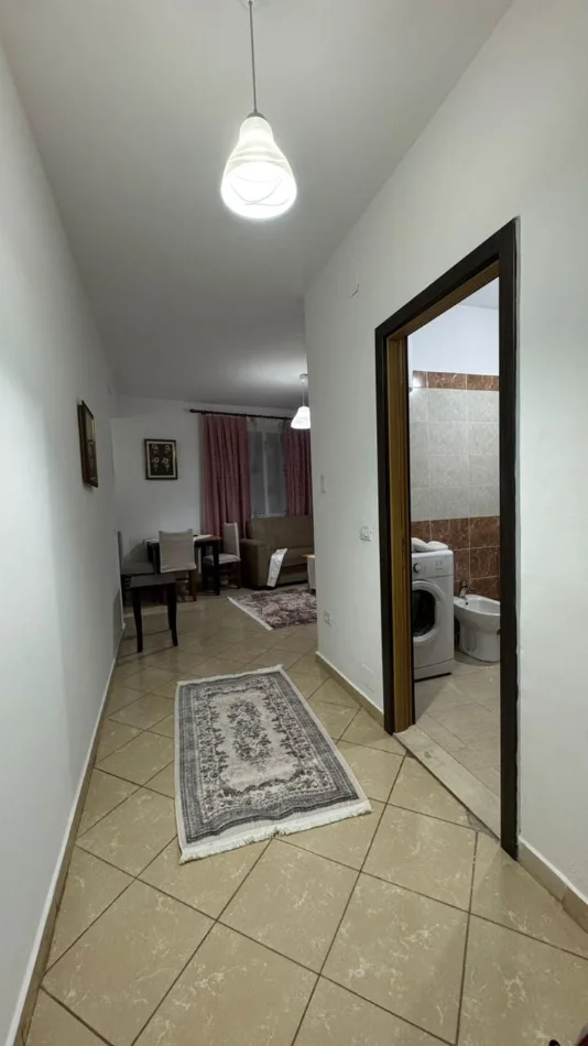 Tirane, jepet me qera apartament 1+1+Ballkon Kati 7, 65 m² 400 € (Kompleksi Fratari, Astir, Tiranë)