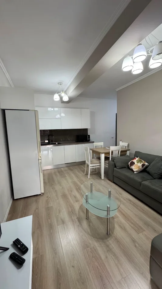 Tirane, jepet me qera apartament 2+1 Kati 6,Mobiluar, Ashensor, Çmimi 60.000 Lekë të Reja, (Brryl, Përball Maternitetit të Ri, Tiranë)