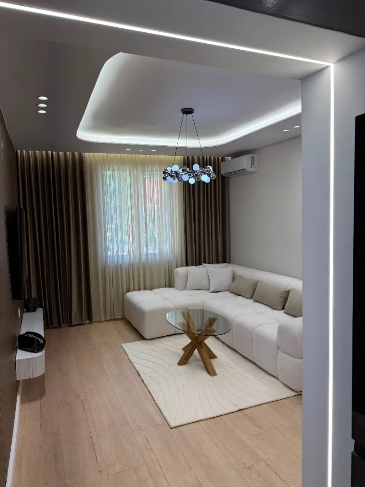 Tirane, shes apartament 1+1 Kati 2, 55 m² 200.000 € (Rruga Bilal Xhaferri)