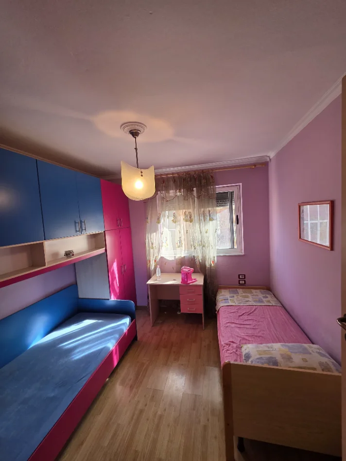 Tirane, shitet apartament 2+1 Kati 3, 45 m² 110.000 € (Rruga Siri Ko)