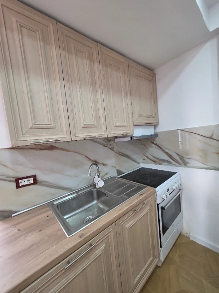 Tirane, shitet apartament 2+1 Kati 3, 45 m² 110.000 € (Rruga Siri Ko)