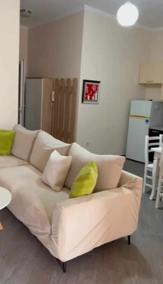 Tirane, jepet me qera apartament 1+1+Ballkon Kati 5, 77 m² 480 € (Kopshti Botanik)