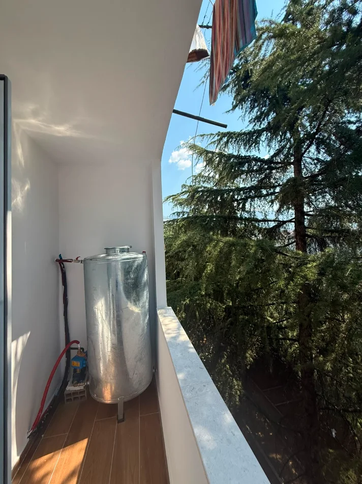 Tirane, shitet apartament duplex 1+1 Kati 4, 53 m² 118.000 € (Rruga Xhanfize Keko)