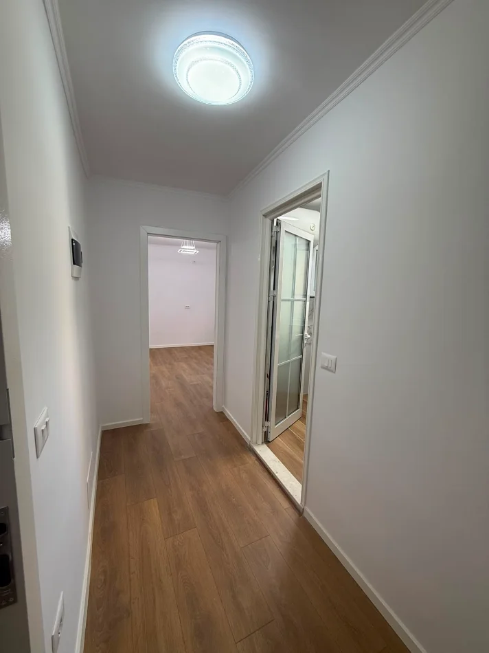Tirane, shitet apartament duplex 1+1 Kati 4, 53 m² 118.000 € (Rruga Xhanfize Keko)
