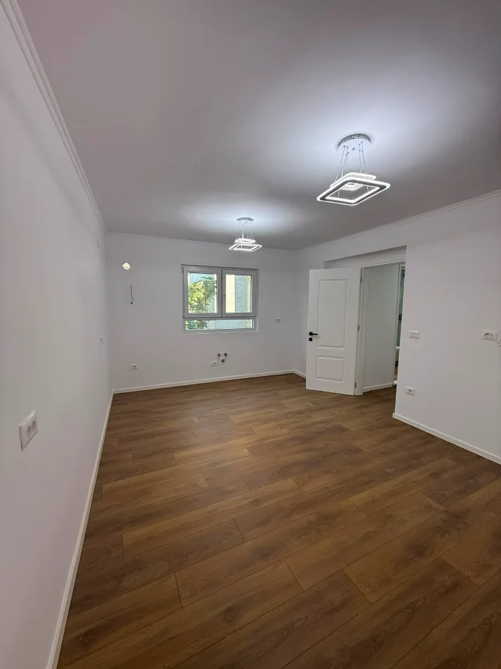 Tirane, shitet apartament duplex 1+1 Kati 4, 53 m² 118.000 € (Rruga Xhanfize Keko)