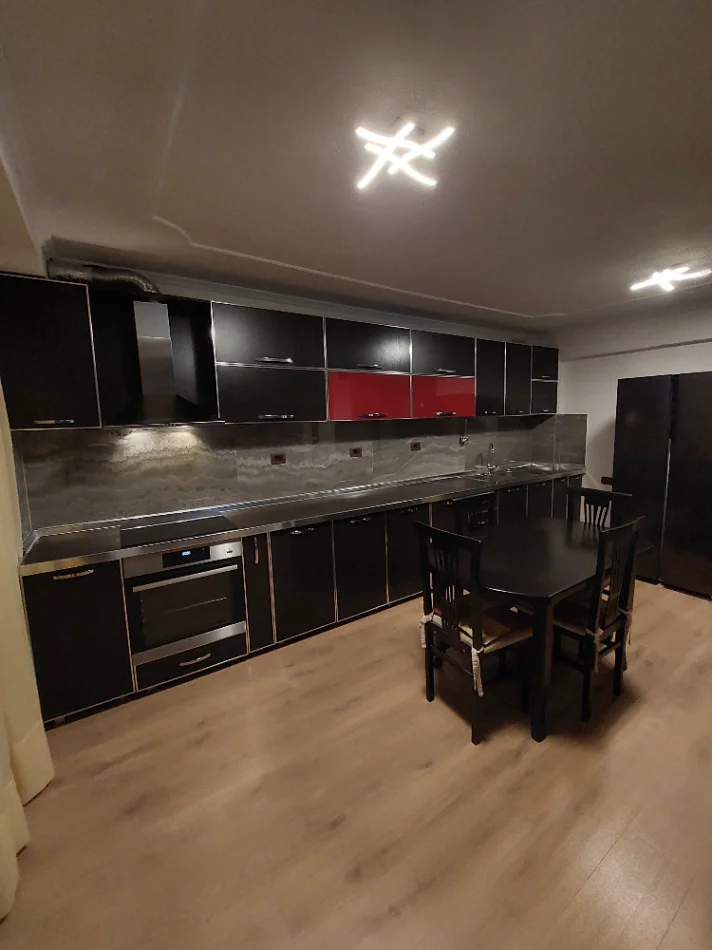 Tirane, shitet apartament 2+1+Ballkon Kati 5, 101 m² 300.001 € (Myslym Shyr)