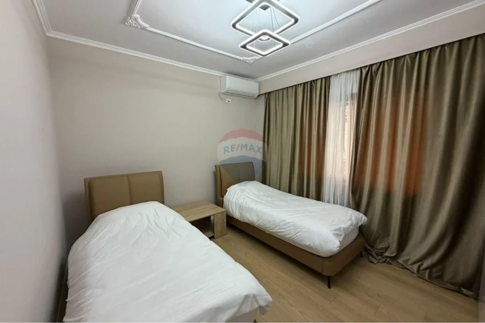 Tirane, jepet me qera apartament 2+1 Kati 6, 700 € (Vila golf)