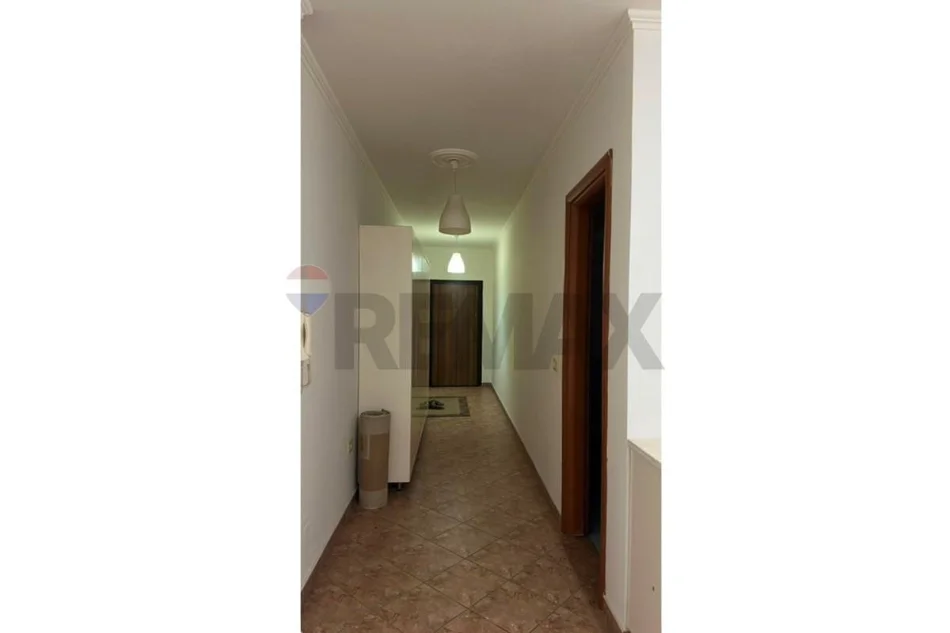 Tirane, jepet me qera apartament 2+1+Aneks+Ballkon , 101 m² 650 € (Tefta tashko koco)