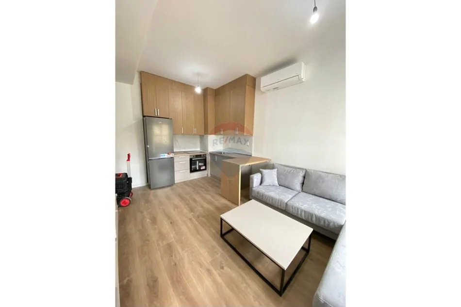 Shqiperi, jepet me qera apartament 1+1+Ballkon , 400 € (Ali demi)